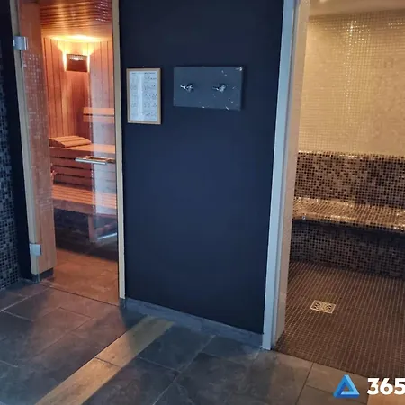 365pam - Nr 32 W Mielenku - Basen Kryty, Animacje Dla Dzieci, Jacuzzi, Sauna,plac Zabaw W Cenie ملنك